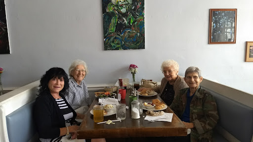 Restaurant «The Magnolia Cafe of Palatka LLC», reviews and photos, 705 St Johns Ave, Palatka, FL 32177, USA