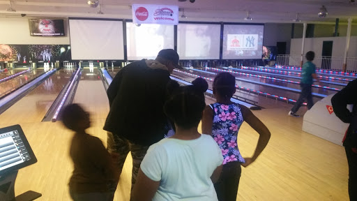 Bowling Alley «Showplace Entertainment Center», reviews and photos, 141 E Service Rd, Staten Island, NY 10314, USA