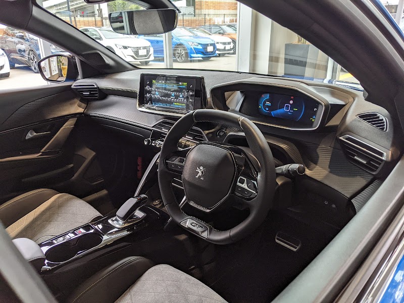 プジョー福岡 福岡県福岡市博多区半道橋 自動車販売店 自動車ディーラー グルコミ