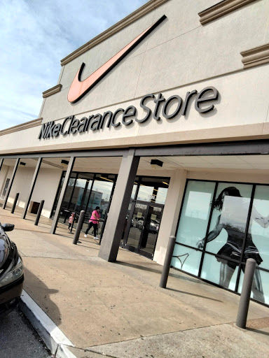 Clothing Store «Nike Clearance Store», reviews and photos, 4099 S Plaza Dr, Memphis, TN 38116, USA