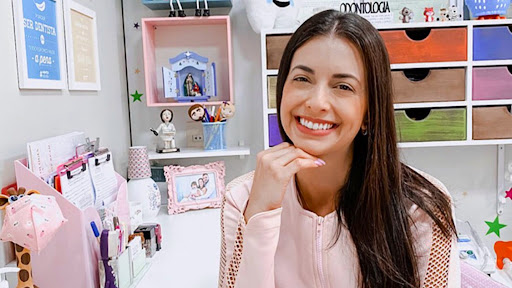 Logo da empresa - Dra Larissa Rocha