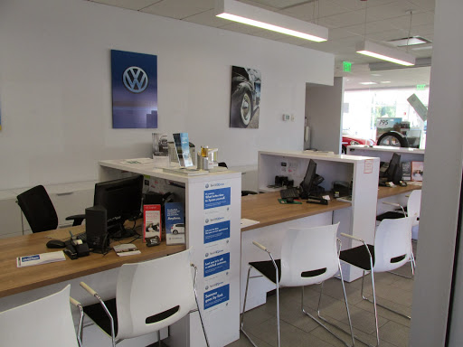 Volkswagen Dealer «Pugi Volkswagen», reviews and photos, 2020 Ogden Ave, Downers Grove, IL 60515, USA