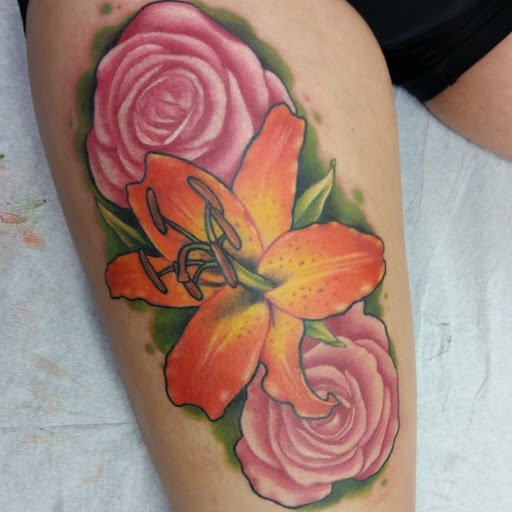 Explore tattoo ideas for men wolf, creative tattoo ideas in Syracuse, available at Oculus Tattoo Lounge