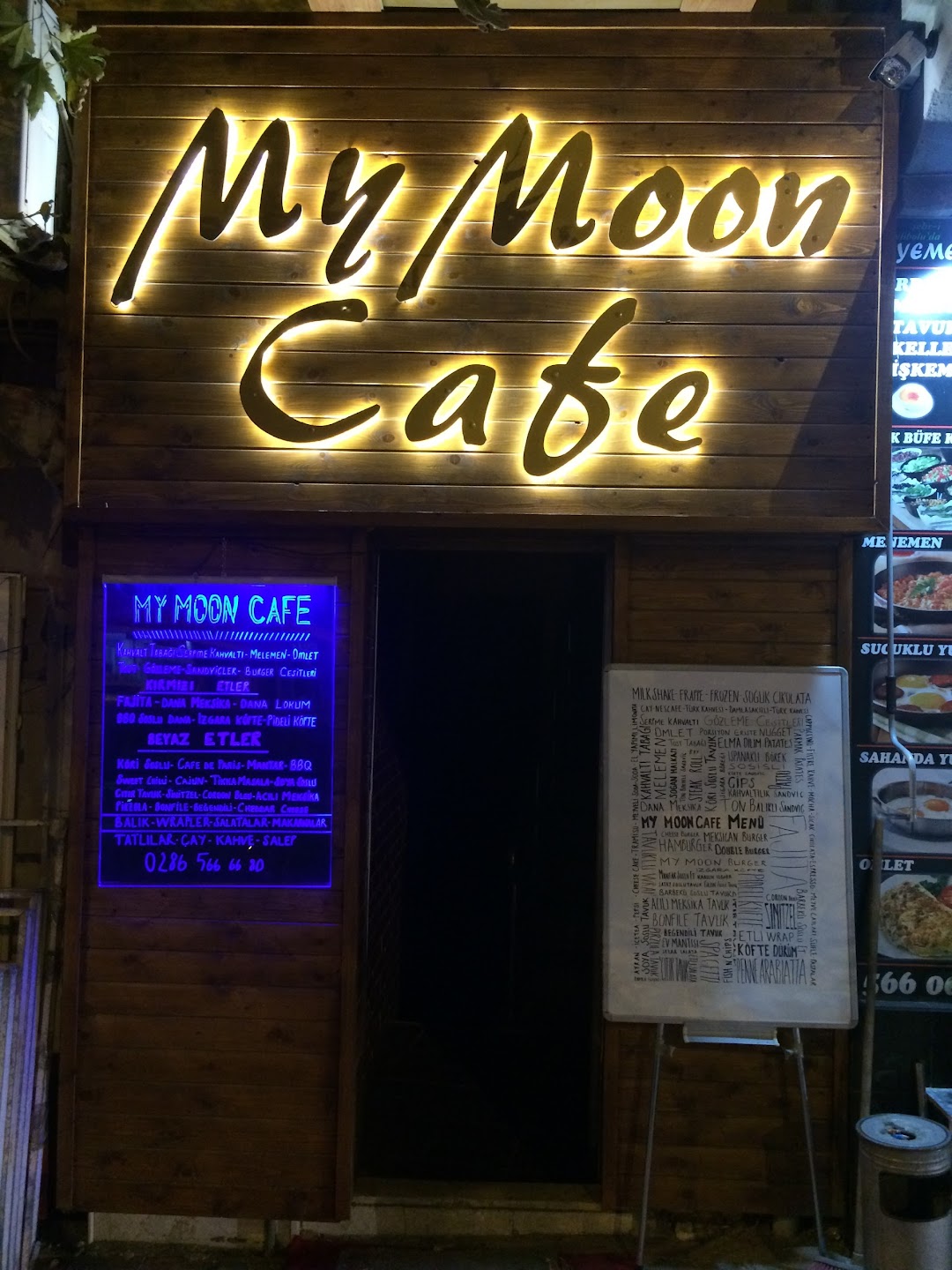 My Moon Cafe
