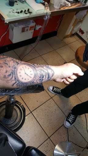 Tattoo Shop «Twisted Tattoo & Body Piercing», reviews and photos, 4168 N Elston Ave, Chicago, IL 60618, USA