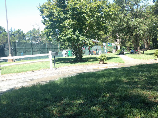 RUSSELL Tennis Center