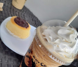 Black Coffee Gallery San Isidro photo