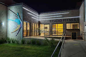 Studio Fitness Pole Dance image