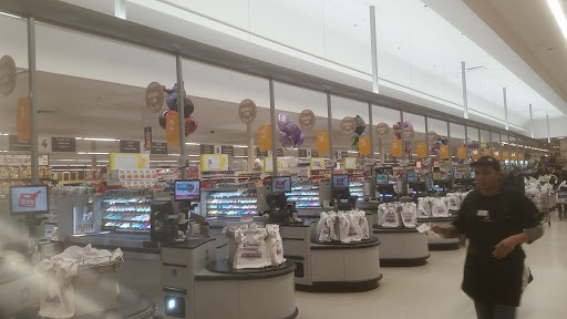 Grocery Store «Stop & Shop», reviews and photos, 1100 Massachusetts Ave, Dorchester, MA 02125, USA