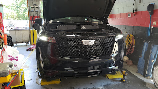 Auto Body Shop «Bi County Auto Body Inc», reviews and photos, 400 E Main St, Smithtown, NY 11787, USA