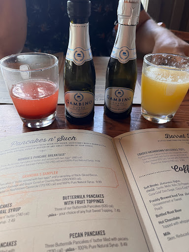 American Restaurant «Cracker Barrel Old Country Store», reviews and photos, 11000 Dixie Hwy, Louisville, KY 40272, USA