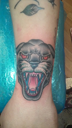 Explore hand and finger tattoo ideas, creative tattoo ideas in Chicago, available at Mind Crusher Tattoo