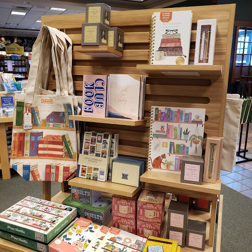Book Store «Barnes & Noble», reviews and photos, 624 S Green River Rd, Evansville, IN 47715, USA