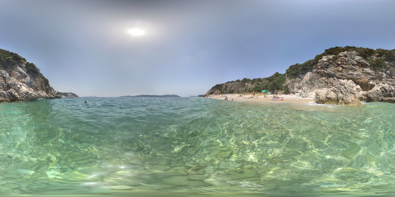 Foto af Potok beach og dens smukke landskab