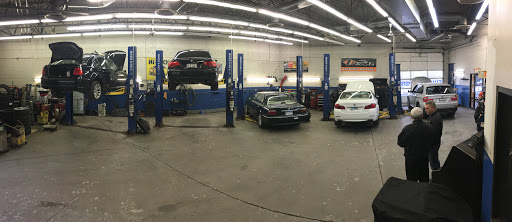 Auto Repair Shop «Hi-Tech Automotive of Wheeling / Car & Truck Repair», reviews and photos, 890 S Milwaukee Ave, Wheeling, IL 60090, USA