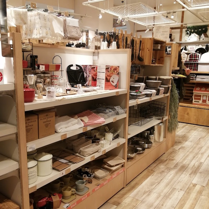 サリュ イオンレイクタウンmori店 埼玉県越谷市レイクタウン インテリア用品店 ホームセンター グルコミ