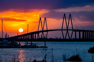 Fred Hartman Bridge