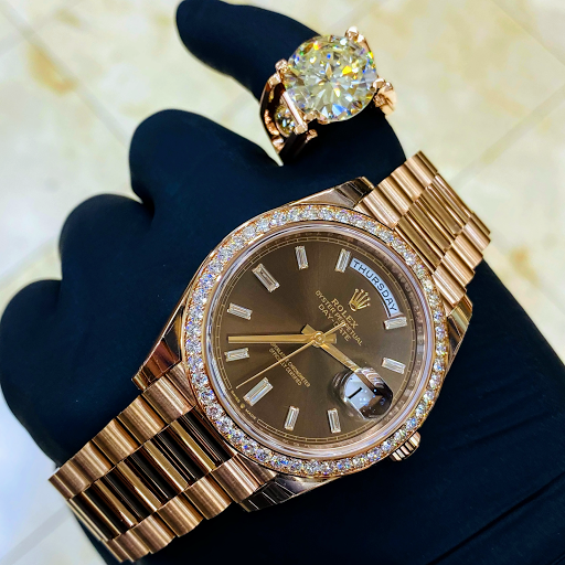 Watch Store «Diamond Club Jewelry Store Miami, Used Rolex Watches Miami», reviews and photos, 36 NE 1st St #154, Miami, FL 33132, USA