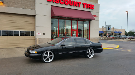 Tire Shop «Discount Tire Store - Roundlake Beach, IL», reviews and photos, 2125 N Illinois 83, Round Lake Beach, IL 60073, USA