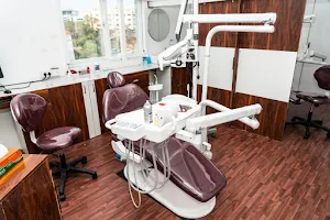 Roy's Dental Clinic image