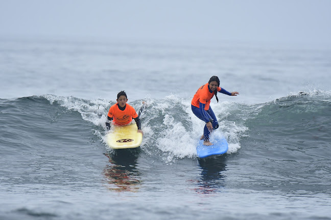 Escuela de Surf Totoralillo - Escuela