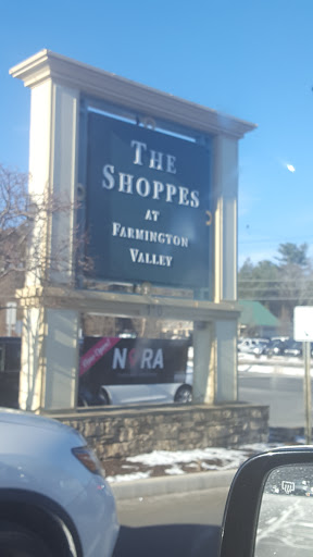 Shopping Mall «The Shoppes at Farmington Valley», reviews and photos, 110 Albany Turnpike, Canton, CT 06019, USA