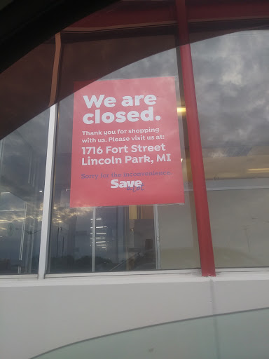 Grocery Store «Save-A-Lot», reviews and photos, 3901 Fort St, Wyandotte, MI 48192, USA