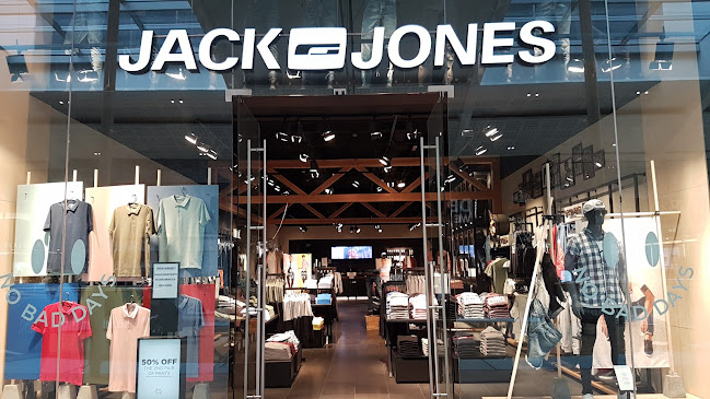 JACK & JONES - Clothing store