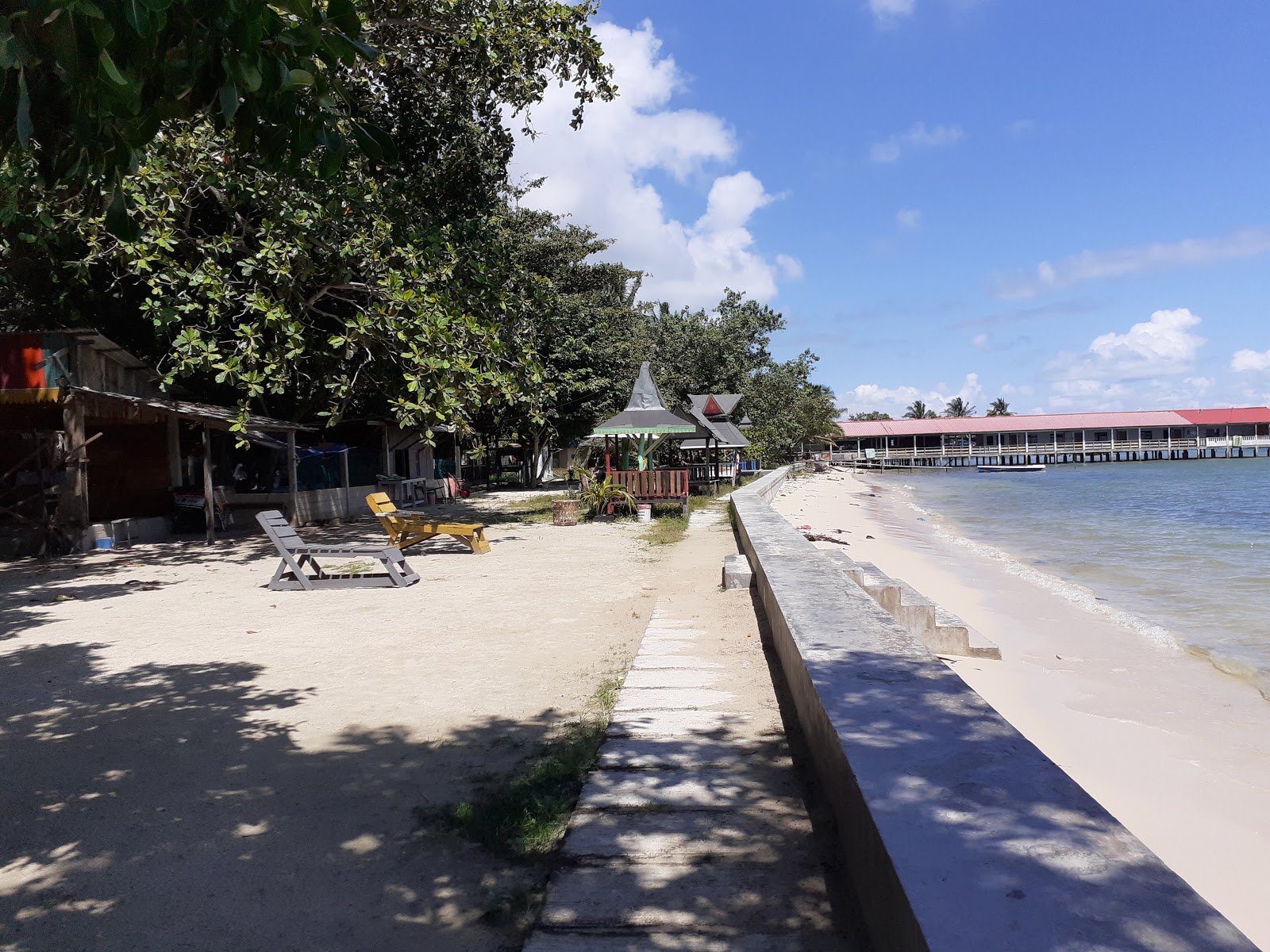 Zdjęcie Payung beach z poziomem czystości wysoki