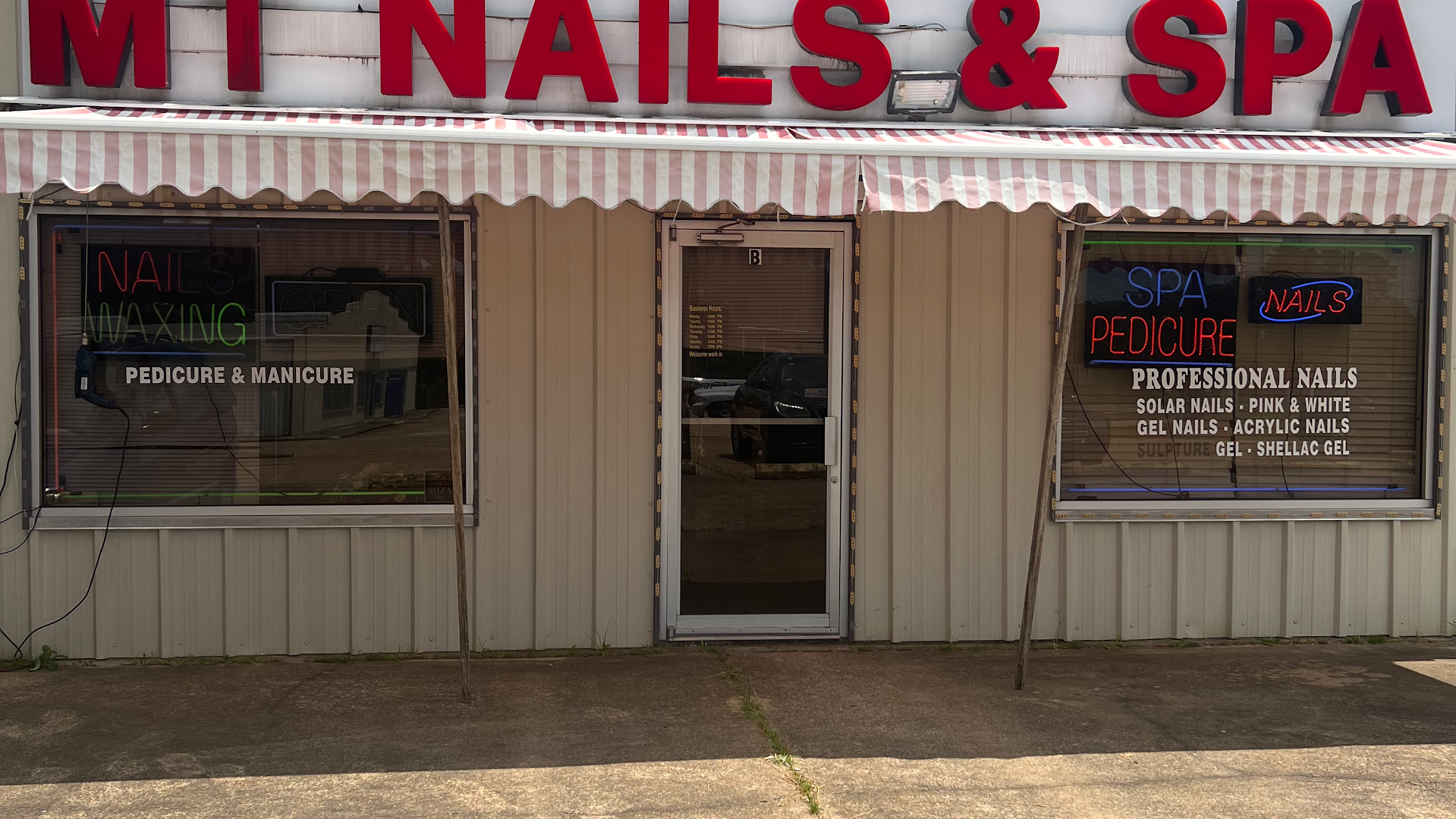 MT Nails & Spa