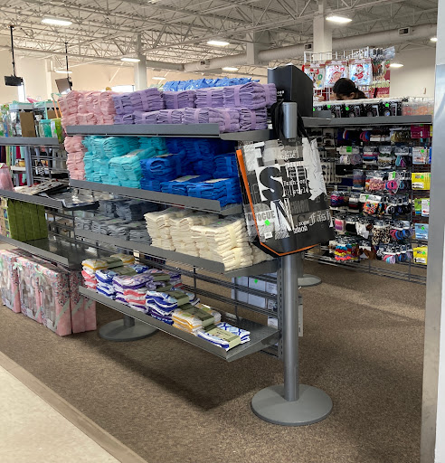 Thrift Store «Goodwill Store», reviews and photos, 2309 N Fairfield Rd, Dayton, OH 45431, USA