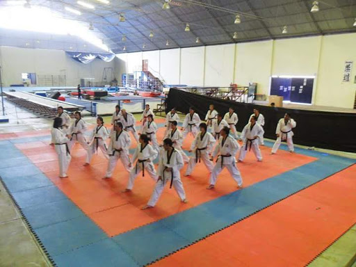 Clases karate niños Cochabamba
