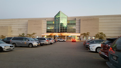 Movie Theater «College Point Multiplex Cinemas», reviews and photos, 2855 Ulmer St, Flushing, NY 11354, USA