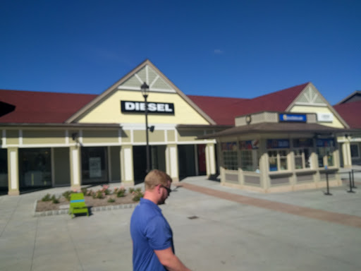 Shoe Store «Converse Factory Store», reviews and photos, 950 Grapevine Ct, Central Valley, NY 10917, USA