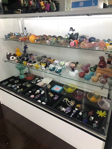 Tobacco Shop «Smokeez Smoke Shop», reviews and photos, 2301 17th St, Santa Ana, CA 92705, USA