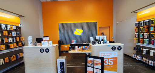 Cell Phone Store «Boost Mobile», reviews and photos, 900 N Federal Hwy #103, Hollywood, FL 33020, USA