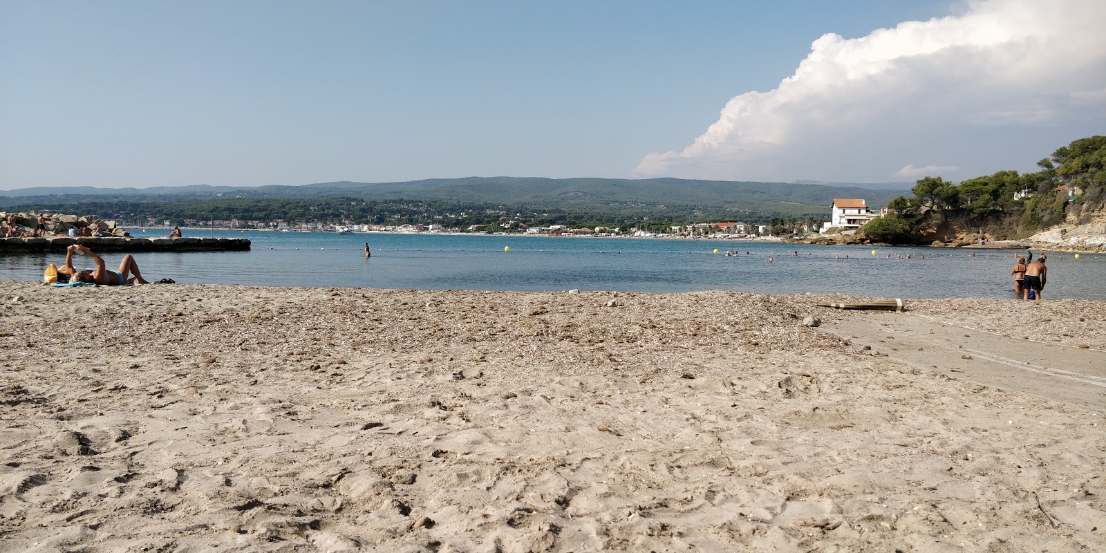 Foto von Plage de la Madrague und die siedlung