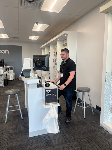 Cell Phone Store «GoWireless Verizon Authorized Retailer», reviews and photos, 1385 Commercial Way, Spring Hill, FL 34606, USA