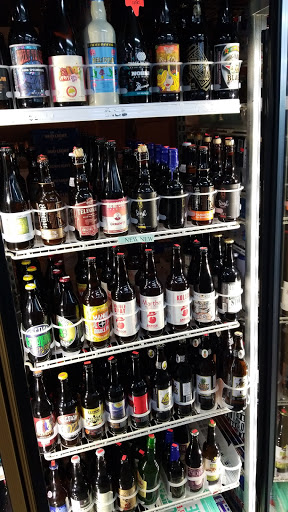 Grocery Store «La Riviera Market and Spirits», reviews and photos, 9331 La Riviera Dr, Sacramento, CA 95826, USA