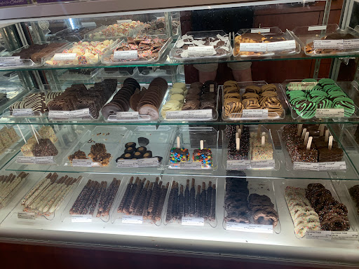 Ice Cream Shop «Kilwins Chocolates and Ice cream», reviews and photos, 262 Thames St, Newport, RI 02840, USA