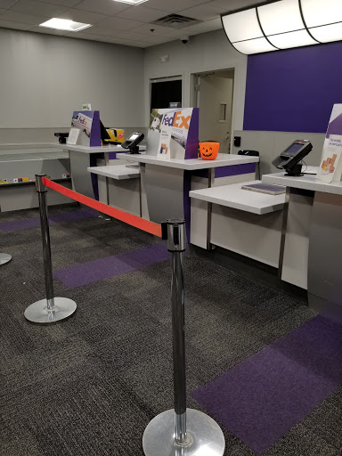 Shipping and Mailing Service «FedEx Ship Center», reviews and photos, 80 Raritan Center Pkwy, Edison, NJ 08837, USA