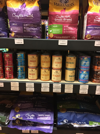 Pet Supply Store «Munchies Natural Pet Foods», reviews and photos, 2896 W Bay Dr, Belleair Bluffs, FL 33770, USA