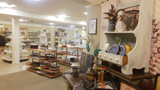 Thrift Store «Re-Uzit Shop of New Holland», reviews and photos, 707 W Main St, New Holland, PA 17557, USA