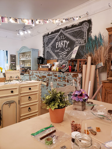 Used Furniture Store «knot too shabby», reviews and photos, 177 N Glendora Ave, Glendora, CA 91741, USA