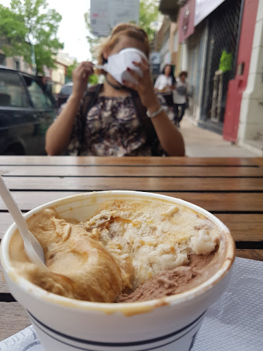 Juan José Helado Artesanal - Ice cream shop en Zarate