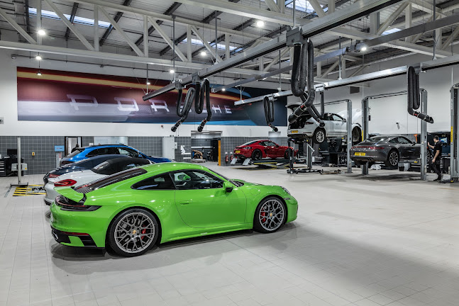 Reviews of Porsche Centre Norwich in Norwich - Car dealer