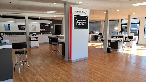 Cell Phone Store «Verizon Wireless and FiOS Retailer - IM Wireless», reviews and photos, 157 Main St, North Reading, MA 01864, USA