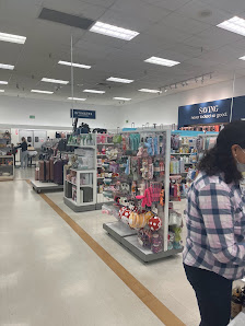 Marshalls 1674 N Main St, Salinas, CA 93906, United States
