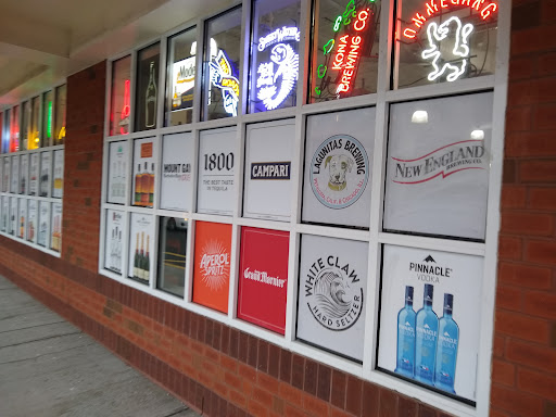 Liquor Store «Warehouse Wine & Liquor», reviews and photos, 113 Mill Plain Rd #6, Danbury, CT 06811, USA