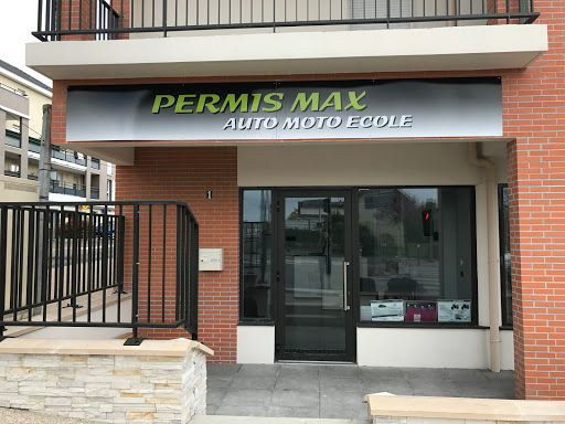 Permis Max à Chanteloup-les-Vignes, Yvelines